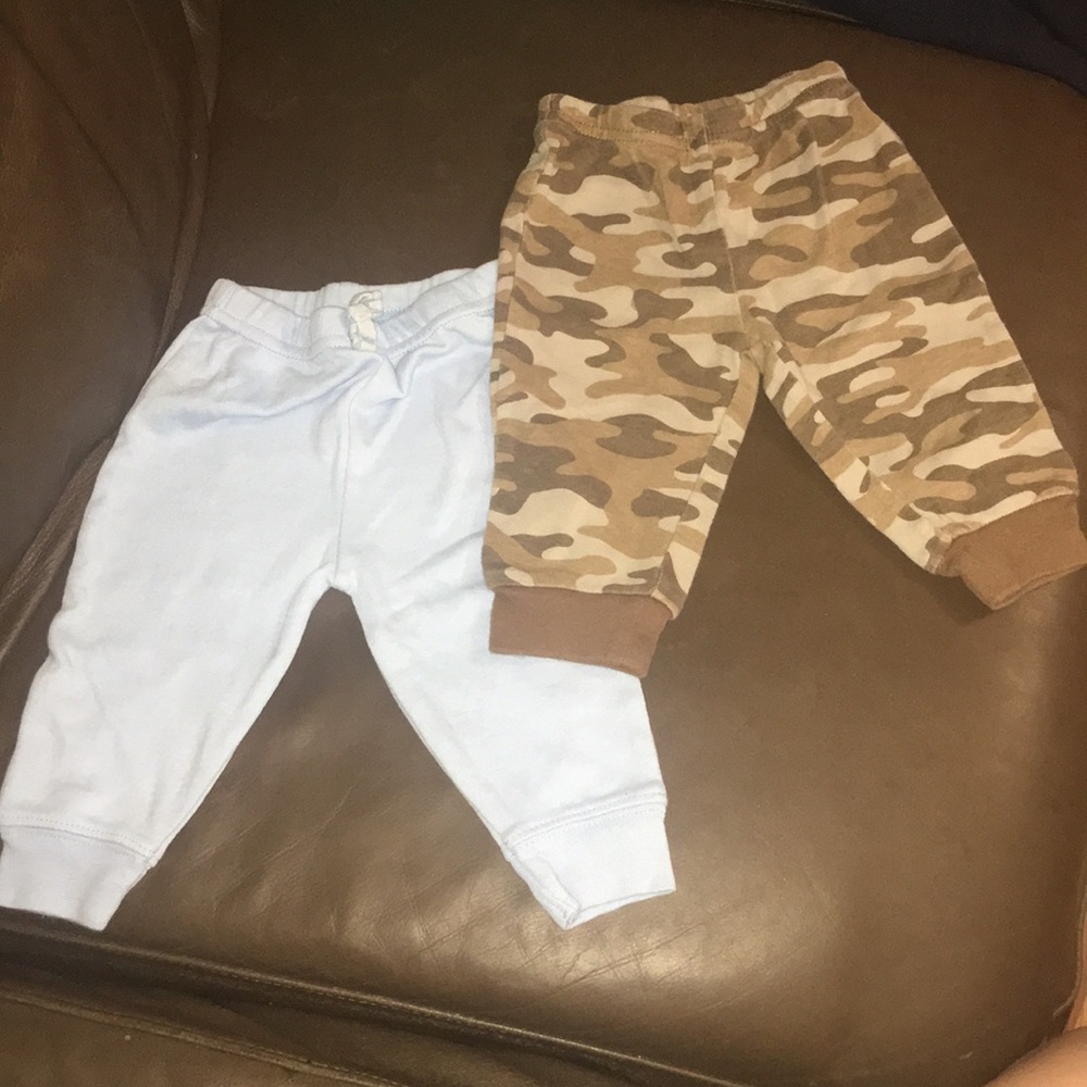 2 Pairs of Pants. 3-6 Months. Carter’s/Wan-a-Beez